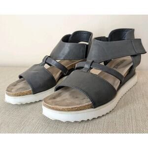 MUK LUKS Pitch Soprano Wedge Sandal Size 8